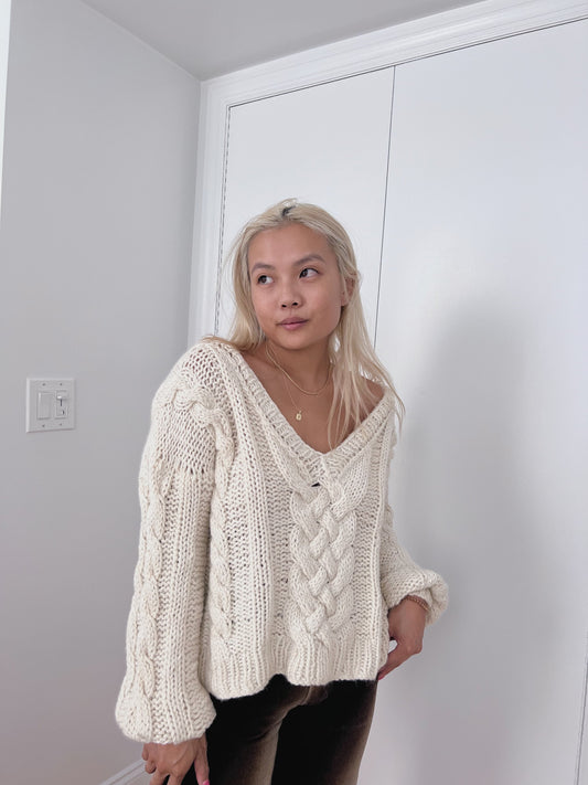Williamsburg Sweater V Neck Lite Pattern