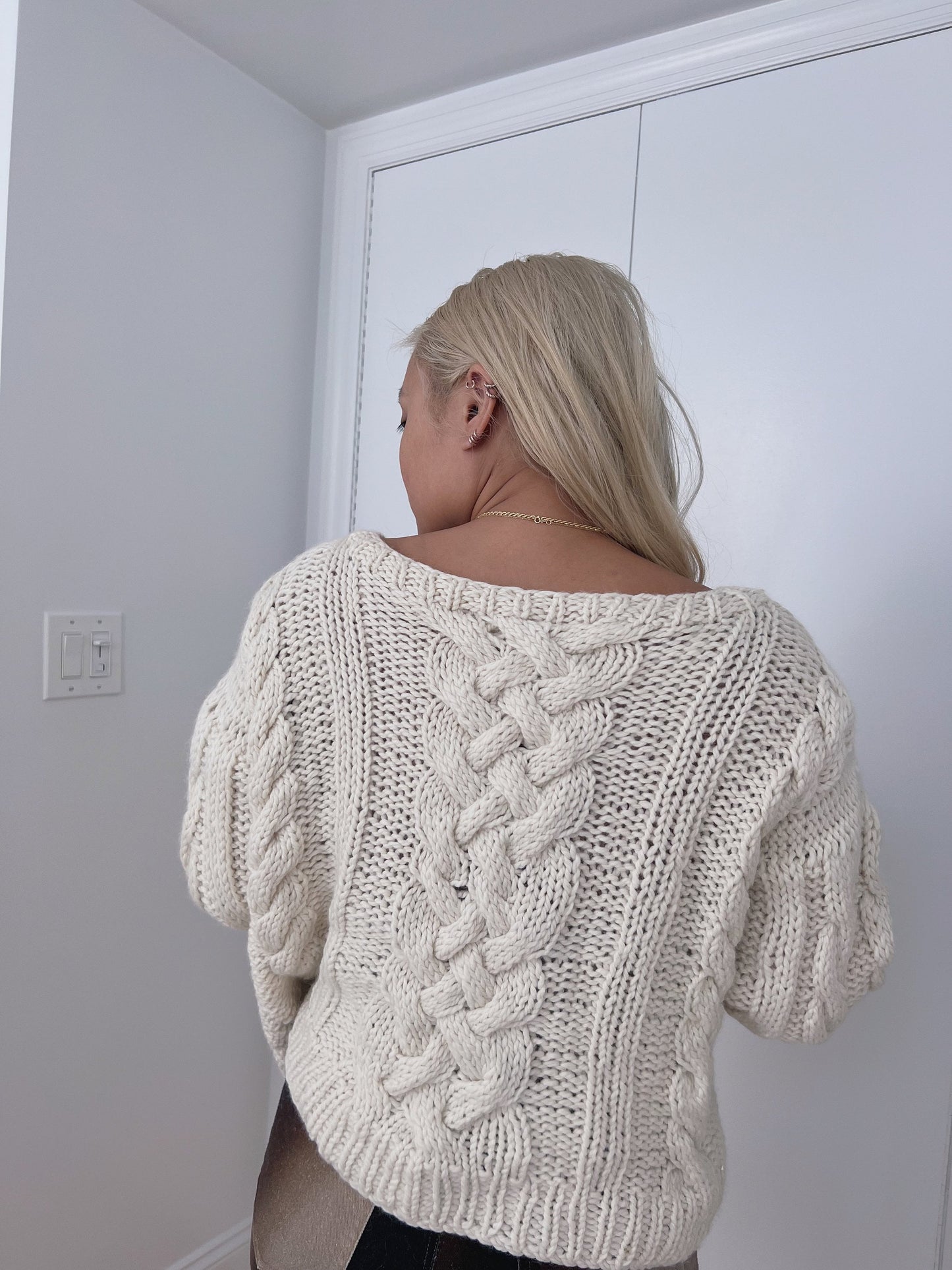 Williamsburg Sweater V Neck Lite Pattern