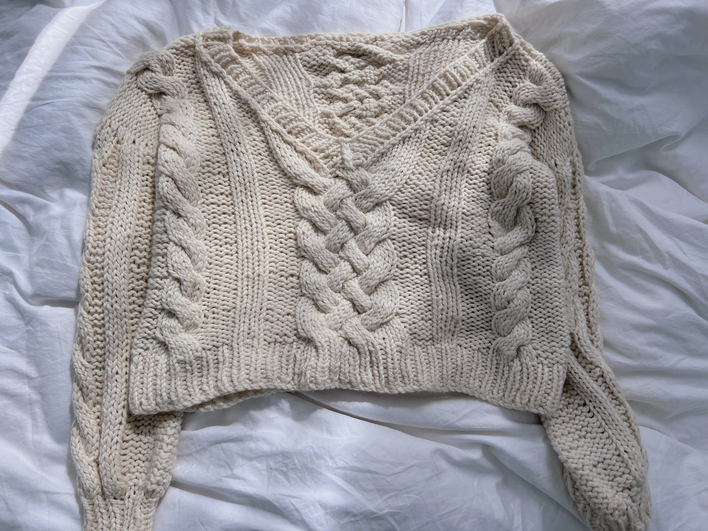 Williamsburg Sweater V Neck Lite Pattern